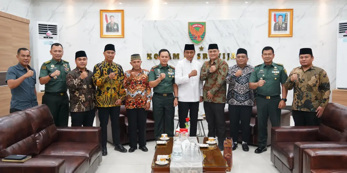 DPW LDII Sumatera Selatan (Sumsel) audiensi dengan Panglima Komando Daerah Militer (Pangdam) II/Sriwijaya, Mayor Jenderal TNI Ujang Darwis. Foto: LINES
