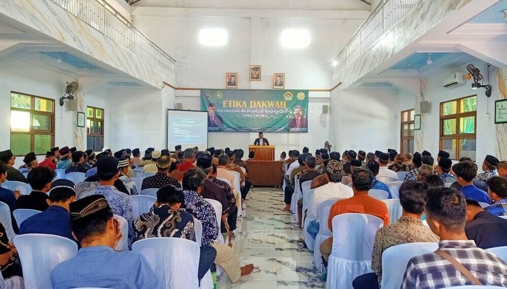 Ratusan santri, da’i, dan da’iyah se-Kabupaten Subang mengikuti pembekalan bertema etika berdakwah, yang digelar DPD LDII Kabupaten Subang. Foto: LINES.