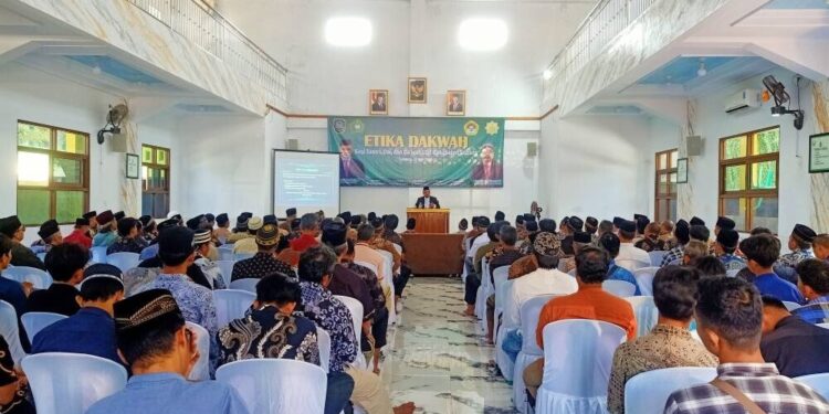 Ratusan santri, da’i, dan da’iyah se-Kabupaten Subang mengikuti pembekalan bertema etika berdakwah, yang digelar DPD LDII Kabupaten Subang. Foto: LINES.