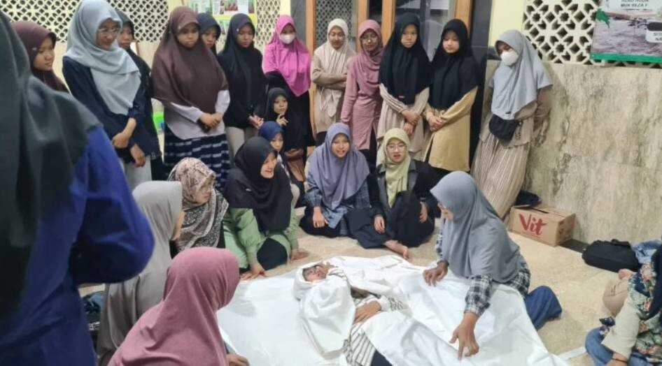 LDII Banguntapan mengikuti pelatihan perawatan jenazah. Foto: LINES.