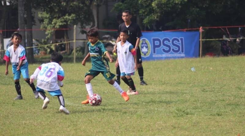 Forum Sepak Bola Generasi Indonesia (Forsgi) Kota Bandung menggelar Forsgi Championship ke-4. Foto: LINES.
