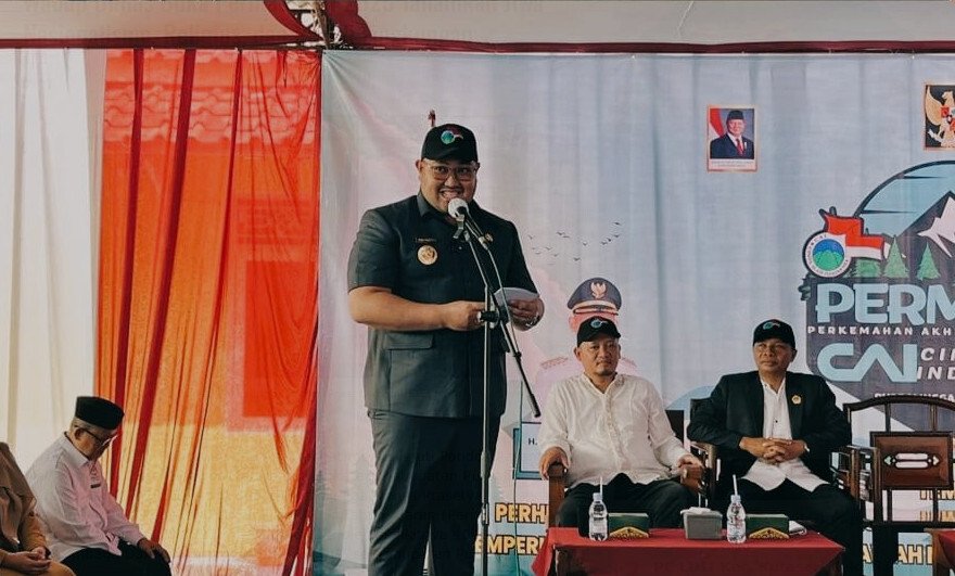 Wakil Bupati Purbalingga, Dimas Prasetyahani membuka kegiatan Perkemahan Akhir Tahun Ajaran (Permata) Cinta Alam Indonesia (CAI) 2025. Foto: LINES