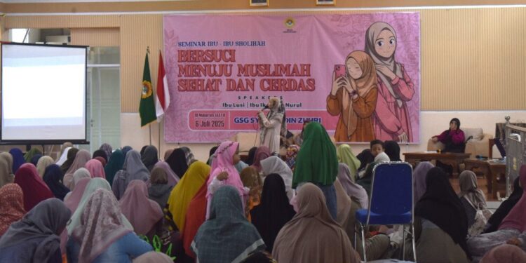 DPD LDII Kabupaten Kudus Bagian Pemberdayaan Perempuan dan Kesejahteraan Keluarga (PPKK) menggelar Seminar Ibu-Ibu Sholihah bertema “Bersuci Menuju Muslimah Sehat dan Cerdas”. Foto: LINES