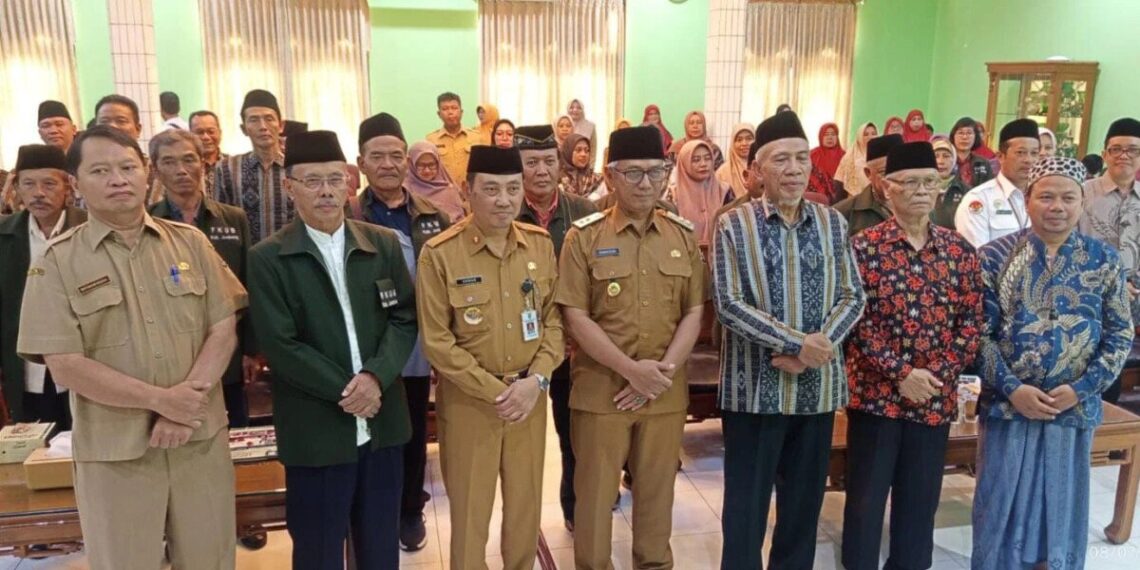 Forum Kerukunan Umat Beragama (FKUB) Kabupaten Jombang melakukan kunjungan kerja ke Kota Kediri dalam rangka studi tiru praktik toleransi dan kerukunan antarumat beragama, Selasa (8/7/2025). Foto: LINES