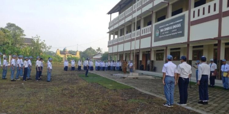 SMA Generasi Unggul naungan Yayasan KH Zainal Asyikin Banglarangan, Ampelgading, Pemalang, Jawa Tengah menggelar Masa Pengenalan Lingkungan Sekolah (MPLS) bagi siswa baru tahun ajaran 2025/2026. Foto: LINES