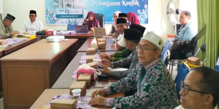 Wakil Ketua DPD LDII Kabupaten Paser, H. Suliono turut menghadiri Forum Group Discussion (FGD) Majelis Ulama Indonesia (MUI) Kabupaten Paser di kantor sekretariat MUI (23/7). Foto: LINES