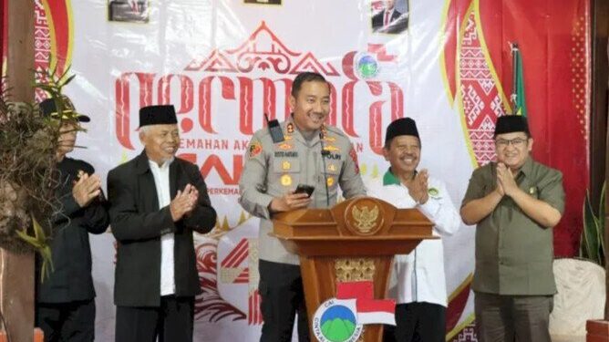 Kapolres Boyolali AKBP Rosyid Hartanto membuka kegiatan Kemah Akhir Tahun Cinta Alam Indonesia (CAI) yang digelar DPD LDII Kabupaten Boyolali, pada Senin, 7 Juli 2025. Foto: LINES