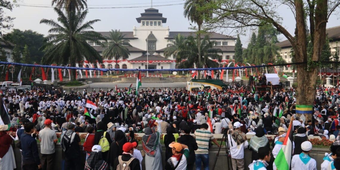 Ketua DPD LDII Kota Bandung, Edi Sunandar, menegaskan dukungan organisasi terhadap perdamaian dan penolakan kekerasan. Foto: LINES.