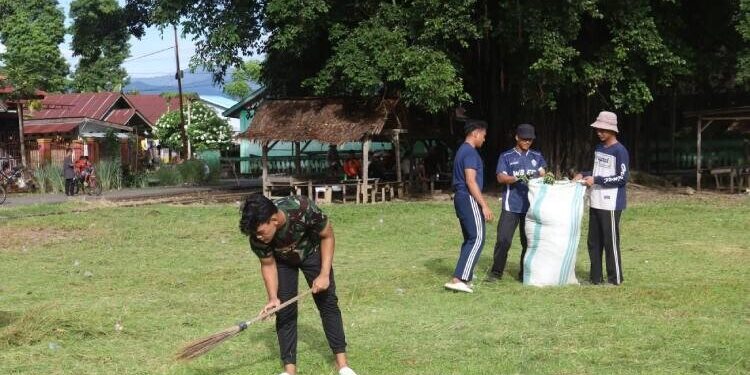 PC LDII Lamasi menggelar kerja bakti bertajuk “Kerja Bersama Bakti untuk Negeri”. Foto: LINES.