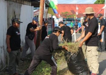 LDII Manokwari Rayakan HUT RI ke-80 dan 664 Tahun Masuknya Islam di Tanah Papua dengan Kerja Bakti
