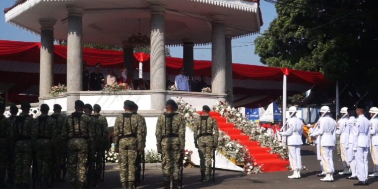 DPD LDII Garut menghadiri rangkaian kegiatan peringatan Hari Ulang Tahun ke-80 di Alun-alun Kabupaten. Foto: LINES.