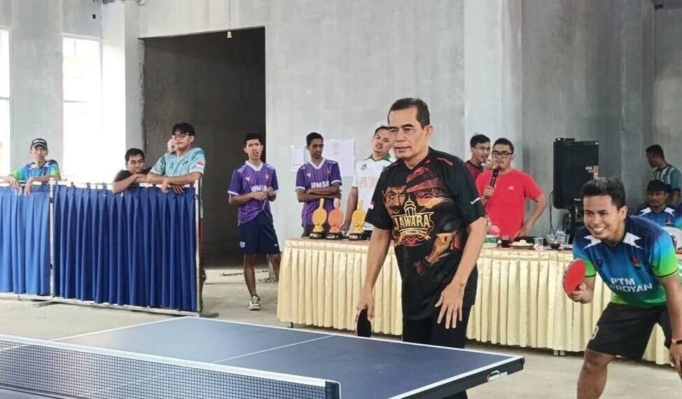 DPD LDII Kota Serang menggelar turnamen tenis meja yang berlangsung di Gedung Serba Guna (GSG) Manshurin Ciloang. Foto: LINES.