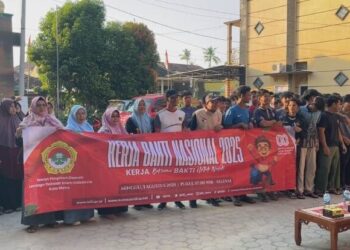 HUT ke-80 RI, LDII Kota Metro Gotong Royong Bersihkan Lingkungan Bersama Camat dan Lurah