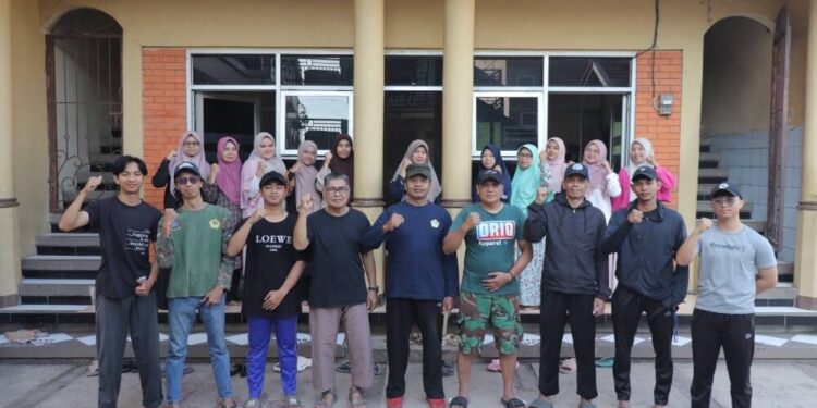 PC LDII Batujajar Bandung Barat menggelar kerja bakti bersama. Foto: LINES.