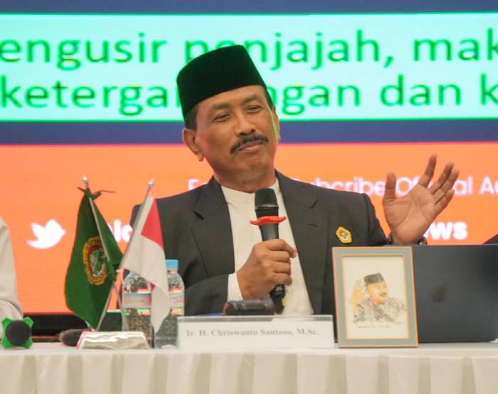 Guru Besar Ilmu Sejarah Universitas Diponegoro sekaligus Ketua DPP Singgih Tri Sulistiyono dalam Sekolah Virtual (SVK) Kebangsaan. Foto: LINES.