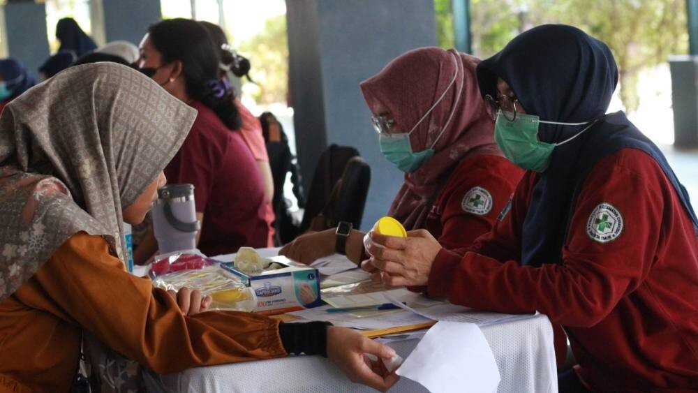 Puskesmas Kecamatan Cipayung, Jakarta Timur menggelar kegiatan skrining kesehatan terpadu di Pondok Pesantren Minhajurrosyidin. Foto: LINES.