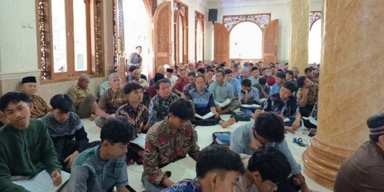 PC LDII Kuwarasan menggelar pengajian akbar di Pondok Pesantren Baitussyakur, Desa Kuwaru, Kecamatan Kuwarasan. Foto: LINES