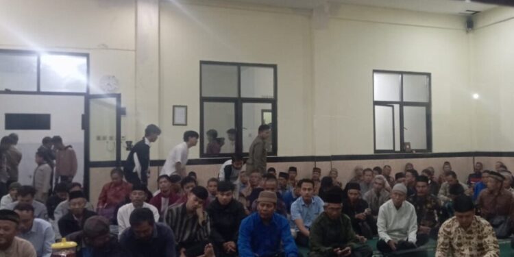 PC LDII Semin mengadakan pengajian rutin di Masjid Al Fauzan, Pandanan, Sumberejo, Semin, Kamis (14/8/2025). Foto: LINES
