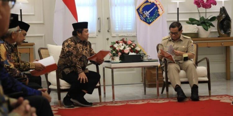 DPW LDII Provinsi DKI Jakarta beraudiensi dengan Gubernur DKI Jakarta, Pramono Anung, di Kantor Balai Kota Provinsi DKI Jakarta, Gambir. Foto: LINES.