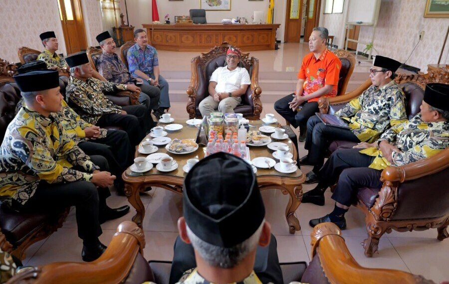 Bupati Temanggung, Agus Setyawan menerima kunjungan pengurus LDII Kabupaten Temanggung. Foto: LINES.