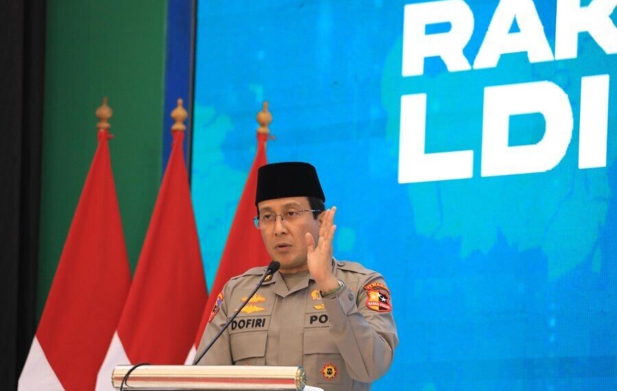 Jenderal (Purn) Pol. Ahmad Dofiri saat masih menjabat Inspektur Pengawasan Umum Kepolisian Negara Republik Indonesia (Irwasum Polri) menjadi pembicara di Rakernas LDII 2023, Jakarta (9/11/2023). Ia mengatakan Kamtibnas merupakan prasyarat pembangunan negara. Foto: LINES.