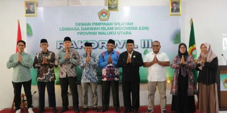 Kepala Kantor Wilayah Kementerian Agama (Kakanwil Kemenag) Maluku Utara, Amar Manaf membuka Rapat Koordinasi Wilayah (Rakorwil) III LDII Maluku Utara. Foto: LINES.