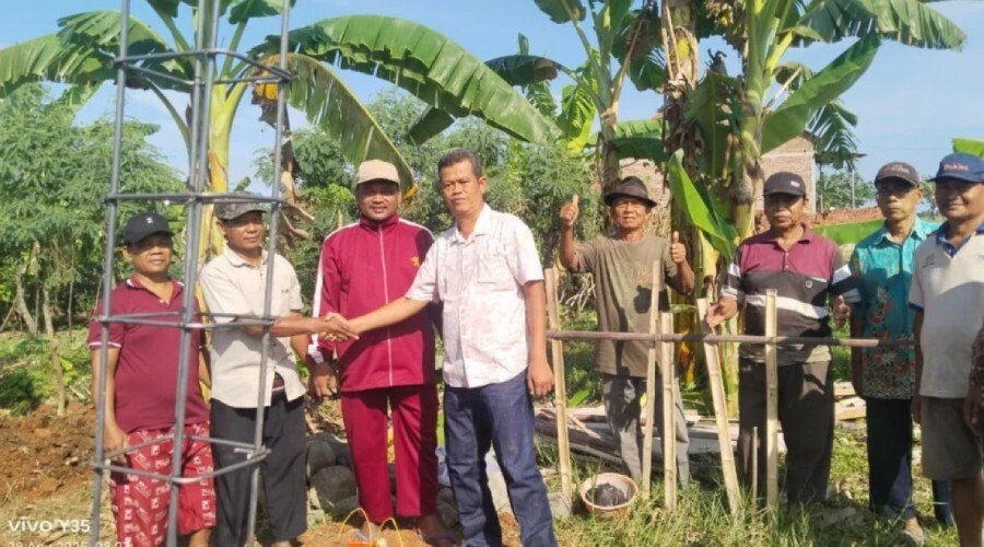 LDII Klareyan, Kabupaten Pemalang, Jawa Tengah, memulai pembangunan Masjid Nurul Huda dengan peletakan batu pertama. Foto: LINES.
