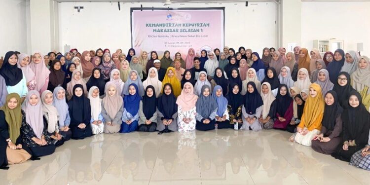 DPD LDII Kota Makassar mewadahi pembinaan kemandirian bagi remaja putri melalui acara Kitchen Kreasiku. Foto: LINES.