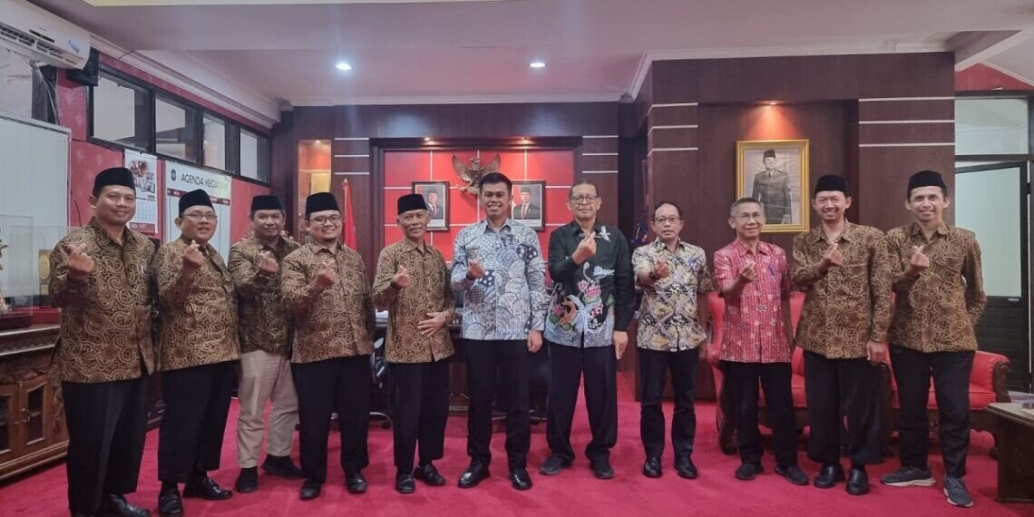 DPD LDII Kota Blitar silaturahim dengan Wali Kota Blitar. Foto: LINES.
