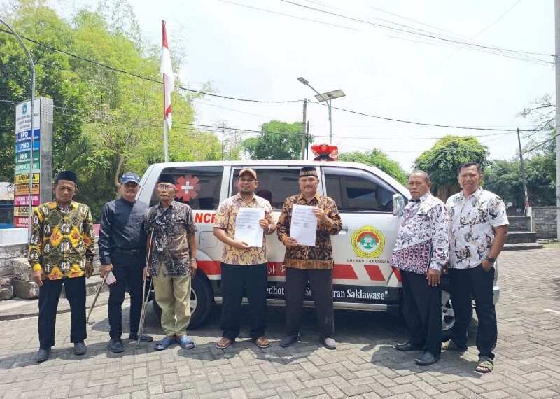 DPD LDII Lamongan menyediakan jasa ambulans kepada masyarakat Desa Sukodadi. Foto: LINES.