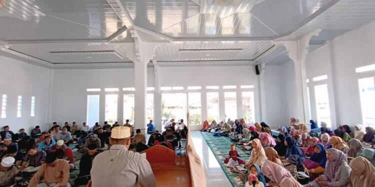 PC LDII Kayu Aro dan Kayu Aro Barat menghelat pengajian akbar di Masjid Baitul Huda, Kerinci. Foto: LINES.