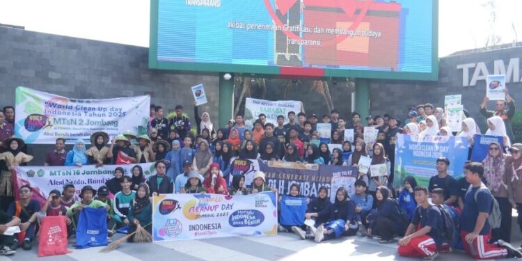 ondok Pesantren Gadingmangu menorehkan prestasi membanggakan saat turut serta memeriahkan peringatan World Cleanup Day (WCD) 2025. Foto: LINES.