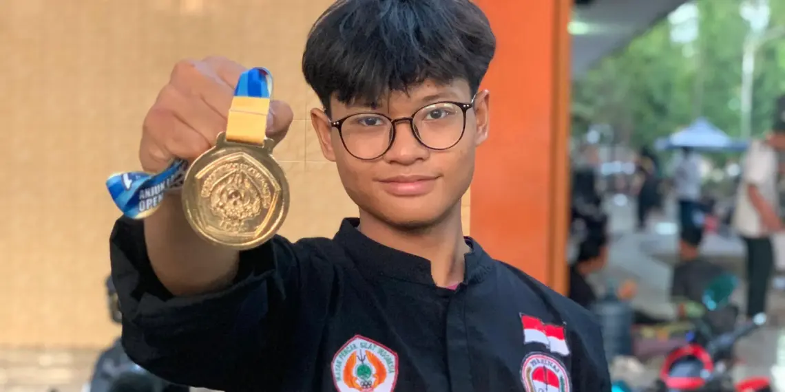 Muhamad Usman bin Affan, seorang santri berprestasi dari Pondok Pesantren (Ponpes) Gadingmangu. Foto: LINES