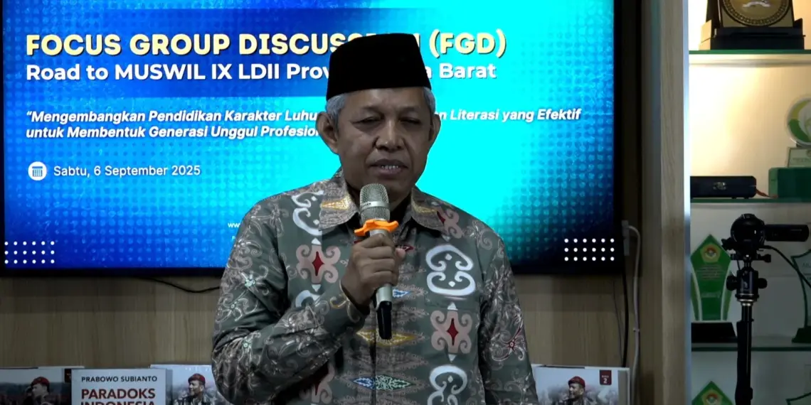 Kepala Bidang Penerangan Agama Islam, Zakat, dan Wakaf Kanwil Kemenag Jawa Barat, Jajang Apipudin menekankan pentingnya pendidikan karakter di era digital. Foto: LINES