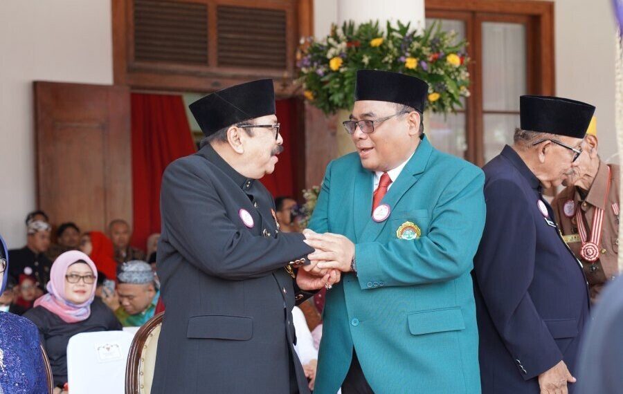 Ketua DPW LDII Jawa Timur, Moch. Amrodji Konawi menghadiri HUT Provinsi Jawa Timur. Foto: LINES.