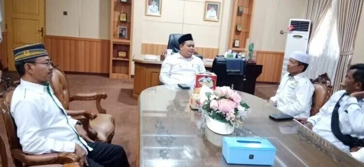 Pengurus DPD LDII Bungo, silaturrahim dengan Wakil Bupati Bungo, Tri Wahyu Hidayat, di kantor Wakil Bupati Bungo. Foto: LINES.