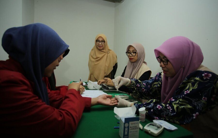 Departemen PPKK DPP LDII membuka booth pengecekan kesehatan gratis. Foto: LINES.