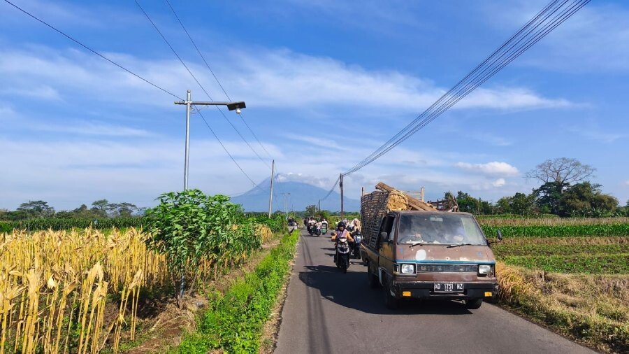 Suasana Dukuh Sribit, Klaten, Jawa Tengah di pagi hari. Lahan-lahan persawahan dan kebun di dukuh tersebut terancam pembangunan pabrik dan perumahan. (Foto. Ludhy)