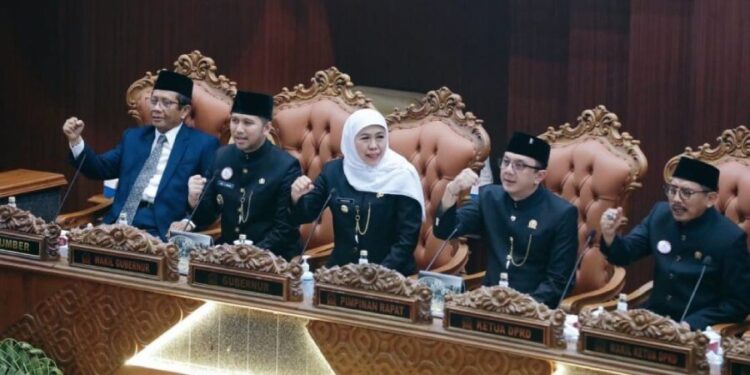 Anggota Biro Pemuda, Kepanduan, Olahraga, dan Seni Budaya DPW LDII Jawa Timur, Nur Kholis menghadiri Rapat Paripurna Istimewa DPRD Jawa Timur. Foto: LINES.