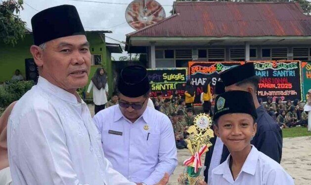 Santri Ponpes Al Fathu, naungan DPD LDII Kab. Rejang Lebong, Muhammad Adlan Satriansyah, meraih Juara 3 Lomba Pidato Keagamaan Tingkat Kabupaten. Foto: LINES.