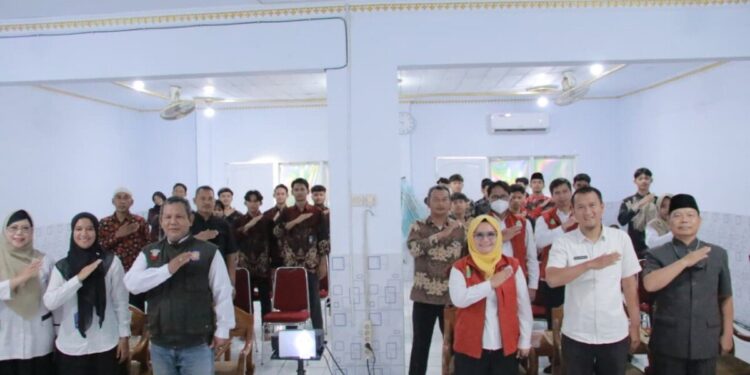 Pondok Pesantren Sumber Barokah Karawang bekerja sama dengan Bappeda dan Dinkes Kabupaten Karawang resmi meluncurkan program Kampung Lembur Germas. Foto: LINES.