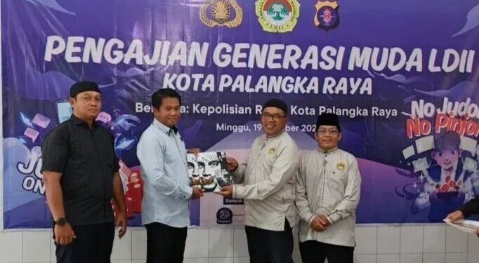 LDII Kota Palangka Raya bersama Polresta Palangka Raya menggelar pengajian generasi muda di Masjid Jamiatul Amaliah. Foto: LINES.