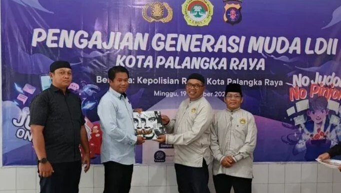 LDII Kota Palangka Raya bersama Polresta Palangka Raya menggelar pengajian generasi muda di Masjid Jamiatul Amaliah. Foto: LINES.