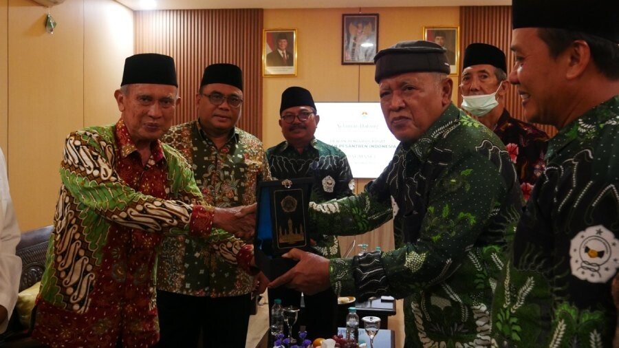 Dewan Pengurus Pusat (DPP) Ikatan Pesantren Indonesia (IPI) mengunjungi Pondok Pesantren (Ponpes) Gadingmangu. Foto: LINES.