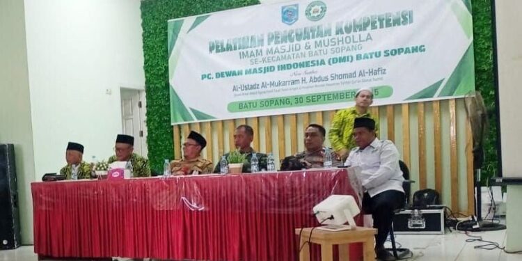 Pelatihan Penguatan Kompetensi Imam Masjid dan Musala DMI Batusopang. Foto: LINES.