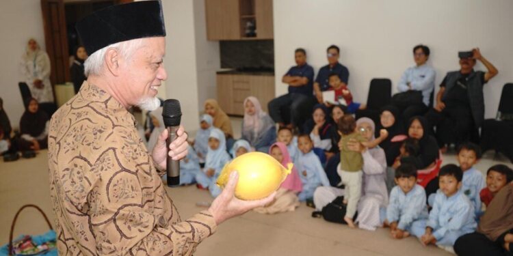 Ketua DPP LDII Prof Sudarsono mewakili Ketum LDII saat membuka acara Festival Keluarga Departemen PPKK DPP LDII. Foto: LINES.