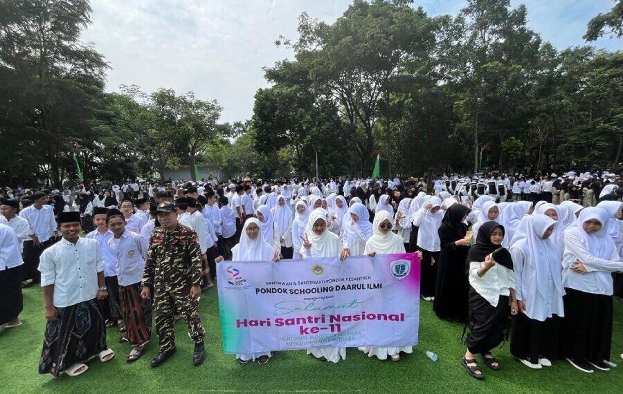 Santri Baitul A'mal LDII Bandung meriahkan peringatan Hari Santri Nasional (HSN) 2025 di Lapangan Upakarti, kompleks Pemkab Bandung. Foto: LINES.