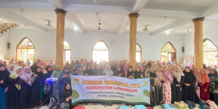 Wanita LDII Lamongan menggelar seminar bertajuk “Pencegahan Stunting, Generasi Cerdas Keluarga Bahagia”. Foto: LINES.