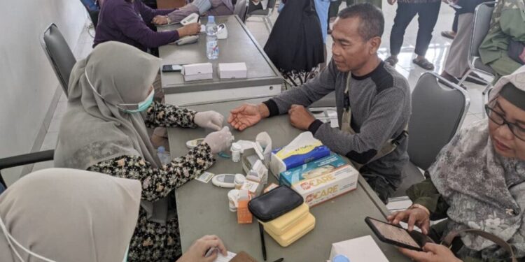 DPD LDII Kabupaten Gunungkidul menggelar kegiatan Cek Kesehatan Gratis (CKG) di Pondok Pesantren Al-Hadi, Sumberjo, Karangmojo, pada Minggu (5/10/2025). Foto: LINES