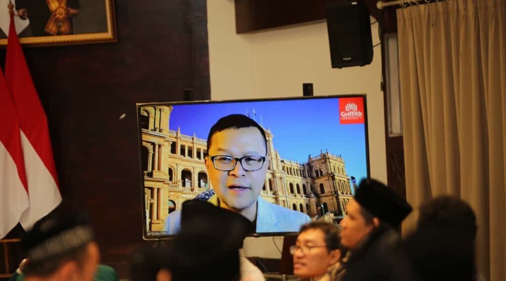 DPP LDII menggelar “Sharing Session Diaspora Cendekiawan LDII 2025 bertajuk “Membangun Jejaring Global, Menguatkan Indonesia” pada Minggu (26/10/2025) secara hybrid. Foto: LINES